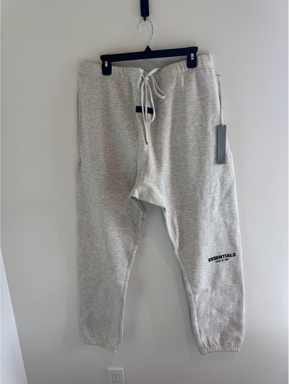 Fear of God Essentials Light Oatmeal Sweatpants XXL NWT Streetwear